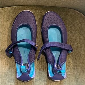 EUC Teva Navy and Teal Mary Jane Flats
